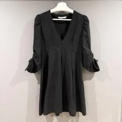 ZARAザラ　ワンピース　フレア　パフスリーブ　黒ドレス　ミニワンピースAライン