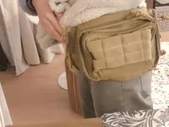 ウエストポーチ　カーキ色