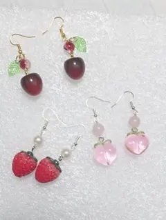 フルーツピアス☆彡3点まとめ売り(チェリー、ストロベリー、ピーチ)春ピアス