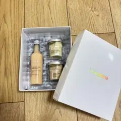 新品 ブランクレーム ボディソープ & スクラブ & クリーム ギフトのサムネイル