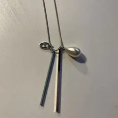 パールとストレートバーのネックレス