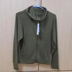 UNIQLO ポケッタブルパーカー オリーブ Mのサムネイル