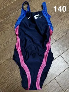 スウィン　Mizuno 水着 140cm 女の子　新品、タグ付き