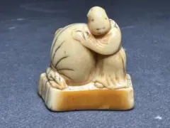 52012天然珊瑚 精細彫刻 親子を表現した作品 - メルカリ