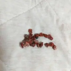 ★レッドジャスパー 天然石 赤褐色 三角形ビーズ 19個 a0356