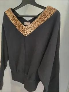 襟元レオパード柄ブラック 綿生地 トレーナー