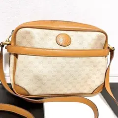 《美品》GUCCI(グッチ)ショルダーバッグ PVC マイクロGG