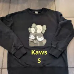 ユニクロKaws　コラボトレーナー Sサイズ