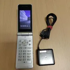 docomo P-07B ガラケー+充電器のサムネイル