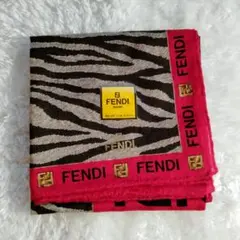 新品✨️FENDI ハンカチ 大判　ミニスカーフ　ストール膝掛ゼブラ柄