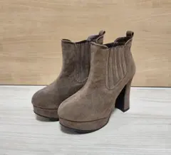 【新品未使用】 サイドゴアブーツ 高ヒール 可愛い