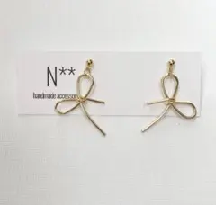 304 りぼんチャーム ハンドメイドピアス ハンドイヤリング