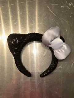 【美品】【希少】キティちゃん 黒 スパンコールカチューシャ ユニバ USJ