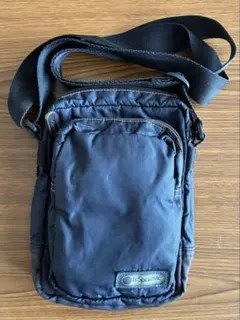 LeSportsac ショルダーバッグ　ポシェット　ユニセックス　黒のサムネイル