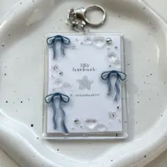 トレカキーホルダー　トレカケースデコ　リボン　ネイビー　クリア　ハート