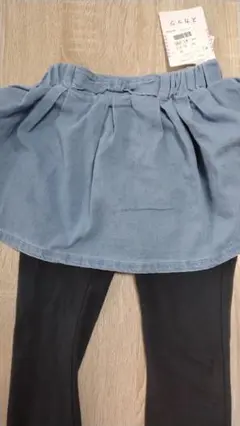デニムスカートとスキニーレギンスセット