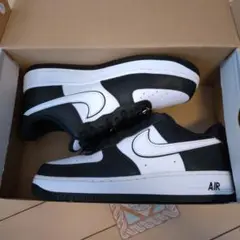 【美品】Nike Air Force 1 白黒 スニーカーエアフォース ブラック
