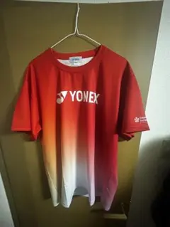 ヨネックス　バドミントン　ロゴTシャツ　限定品　フラッシュレッドMサイズ① ヨネックス バドミントン ロゴTシャツ 限定品 フラッシュレッドMサイズ