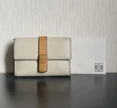 LOEWE ロエベ 三つ折り財布 アナグラム スモール バーティカルウォレットのサムネイル
