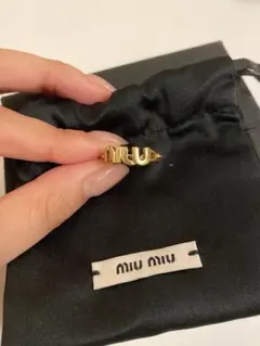 Miu Miu ロゴ チェーンリング ゴールドのサムネイル