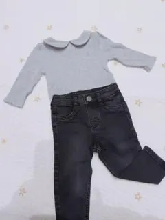 グレー襟付きロンパースと黒デニムパンツセット