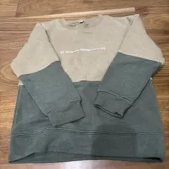 110サイズ ベージュとグリーンのトレーナー