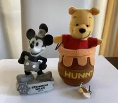 ミッキーマウス 陶器置物& くまのプーさん マスコット（ぬいぐるみ）