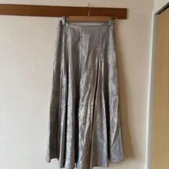 未使用タグ付き　イネド　シルバー箔プリントパネルフレアスカート