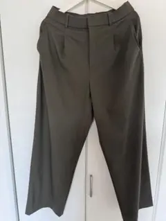 【UNIQLO タックワイドパンツ】グリーン　丈標準