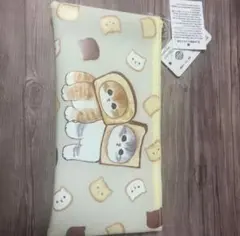 C*o様 モフサンド　シリコンフラットポーチ　パンにゃん　新品未使用品　匿名配送