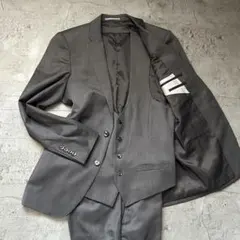 P.S.FA COLLECTION MODEL スリーピーススーツ 94Y6のサムネイル