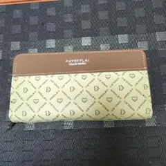 感謝セール puレザーPAYOFFLAI ハート柄 長財布