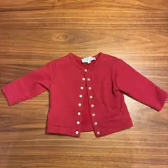 ベビー　赤色ボタン付き　カーディガン