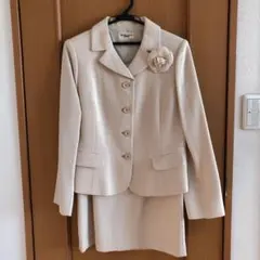 スカート スーツ　アイボリー 11号　入学式　卒業式　セレモニー　など