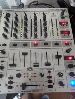 BEHRINGER DJX700 DJミキサーのサムネイル