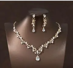 【未使用】ネックレスとピアスセット