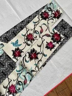 リバーシブル半幅帯 正絹　薔薇と蝶 ダマスク柄のサムネイル