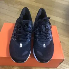 【美品】ナイキ NIKE ナイキエアズームボメロ14 26.5cm