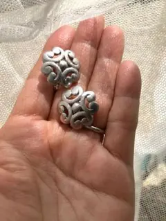 アンティークヴィンテージイヤリング TRIFARI シルバーカラー