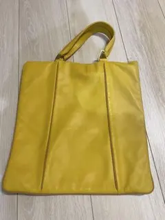 LOEWE ロエベ レザー トートバッグ イエロー　アナグラム型押しのサムネイル