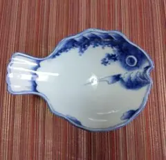 魚型 白と青 陶器皿