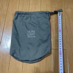 ユニクロ　収納袋　巾着袋　UNIQLO ウルトラライトダウン