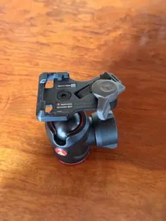 Manfrotto MVH502AH ビデオ雲台 美品 ハンドル付 動作確認済 - メルカリ