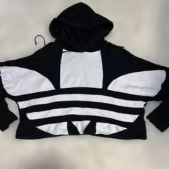 アディダス ビッグロゴ クロップパーカー　adidas
