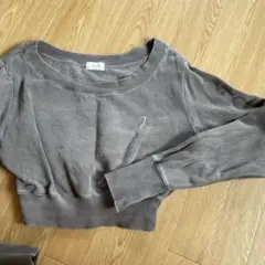 ジュエミ　ピグメントクロップトレーナー