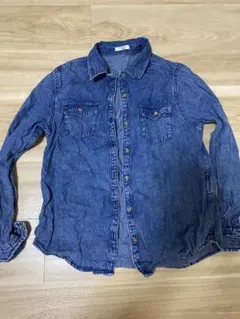 デニムシャツ ダークブルー フロントポケット付き