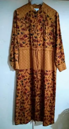 BEAUTY＆YOUTH 花柄ロングワンピース マスタード色