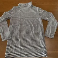 タートルネック　アンダーシャツ　ボーダー柄　130
