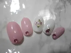 可愛いピンクカラーでシンプルにネイルチップ　ジェル使用作品