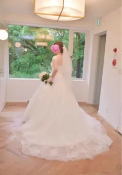 ウェディングドレス　YNSウエディング